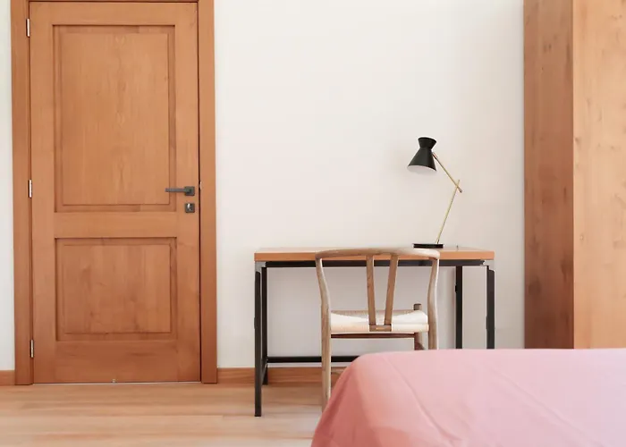 Glass House - Smart Rooms & Parking