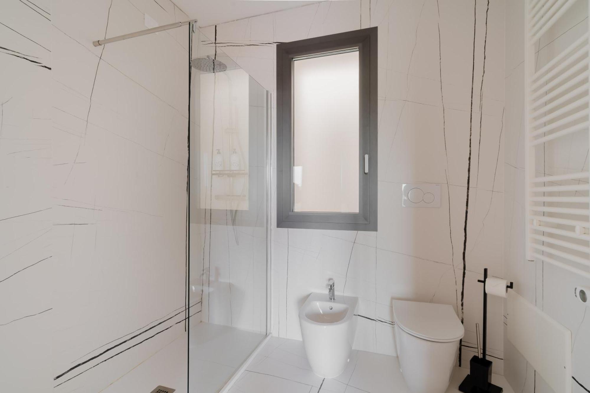 Glass House - Smart & Parking 4*