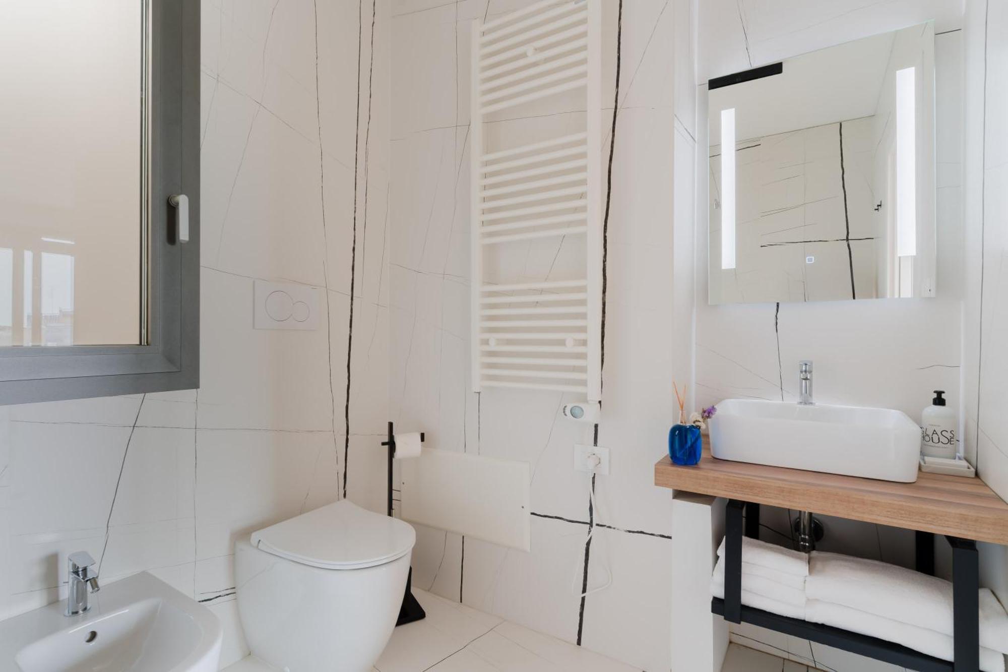 Glass House - Smart & Parking Lecce
