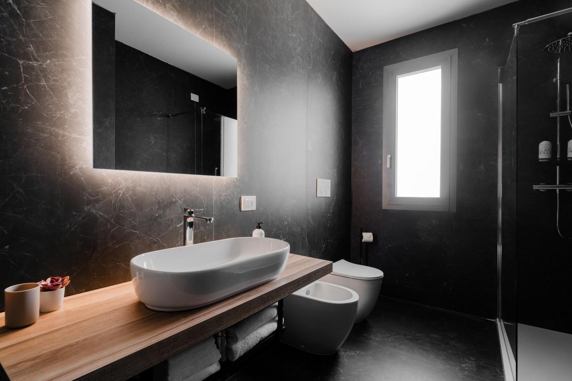 Glass House - Smart & Parking 4* Lecce