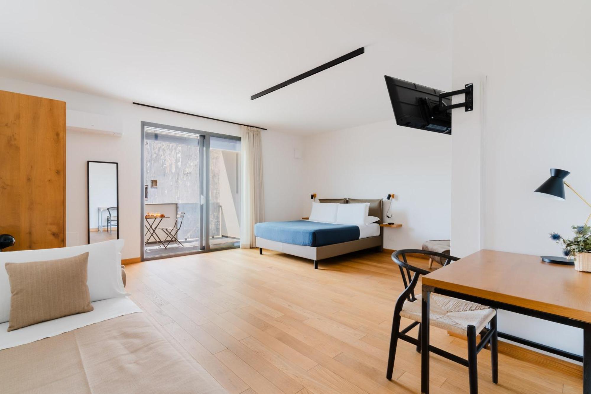 Hotel Glass House - Smart & Parking