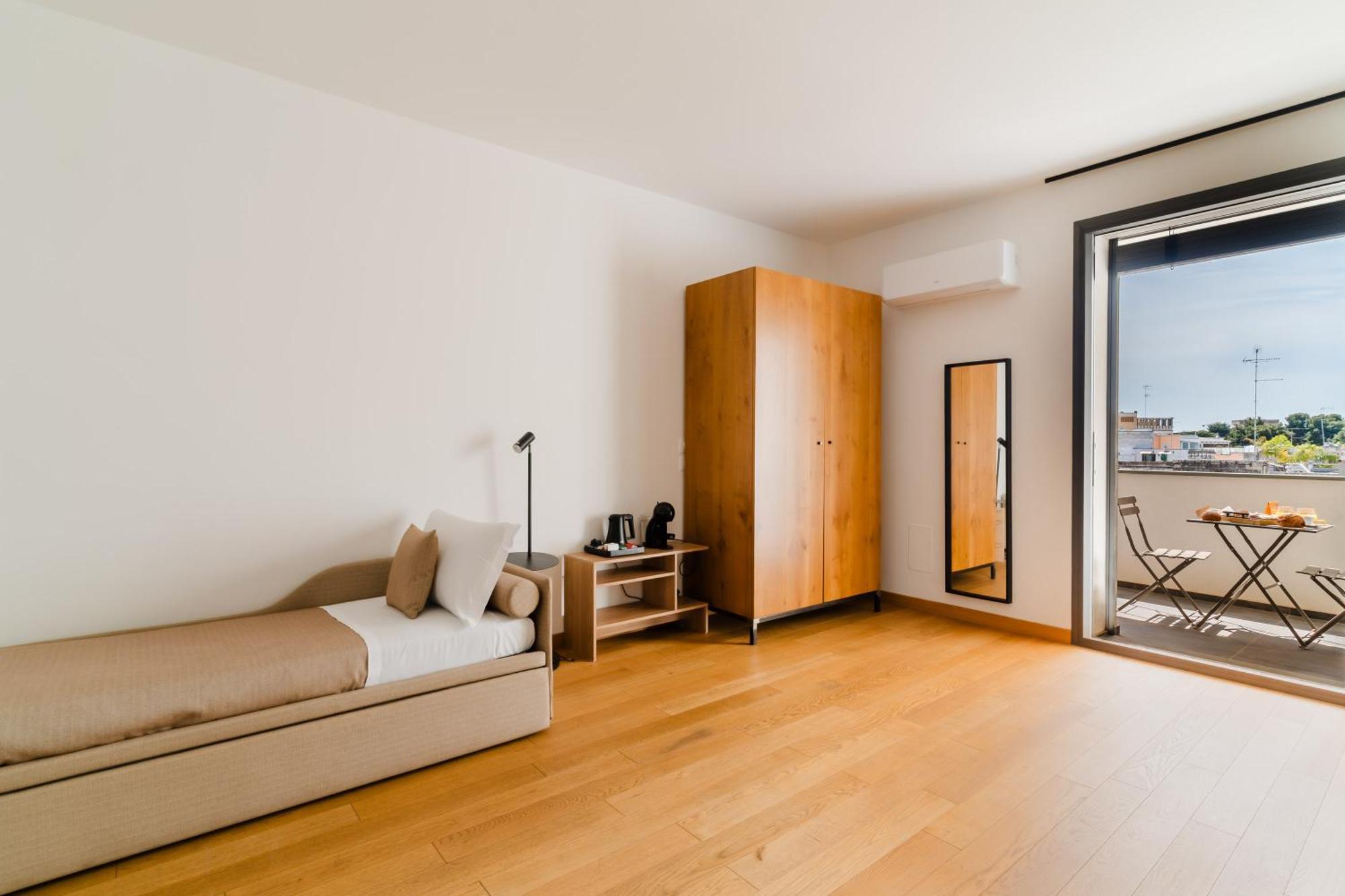 Hotel Glass House - Smart & Parking