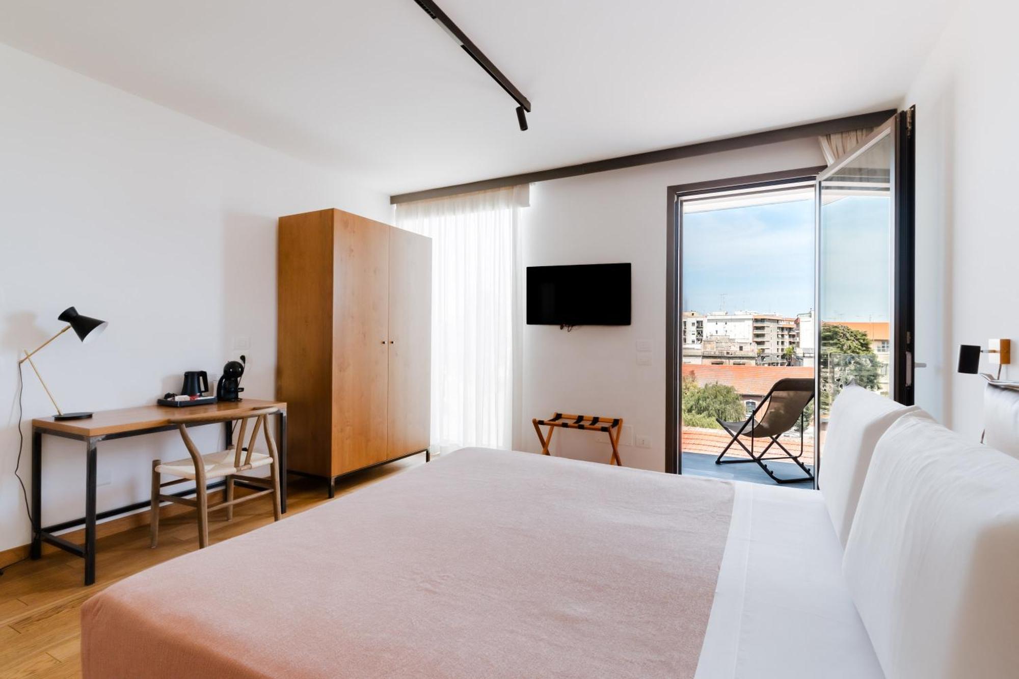 Hotel Glass House - Smart & Parking
