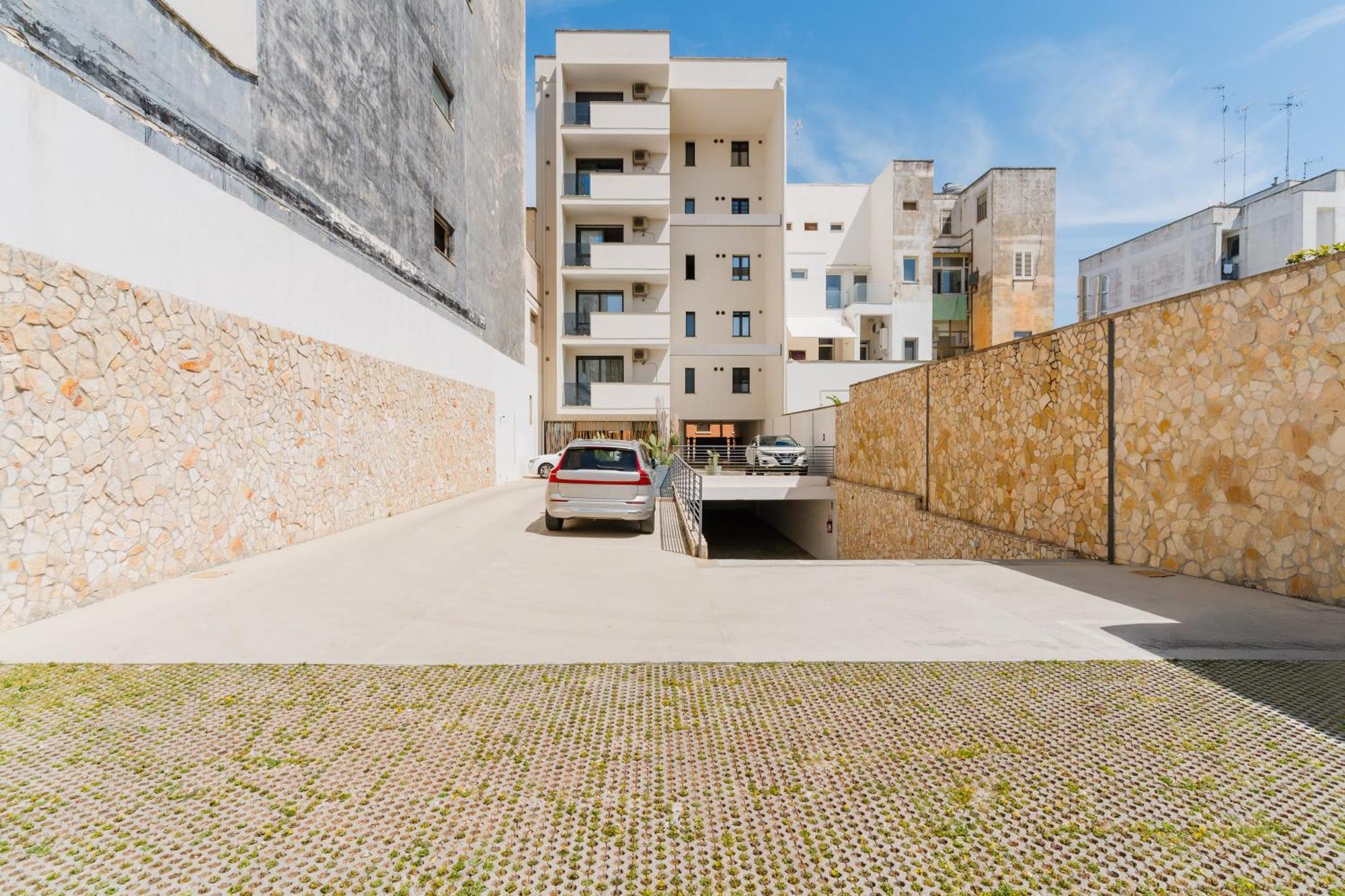 Hotel Glass House - Smart & Parking Lecce
